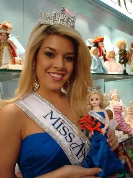 Miss America 90th Anniversary Limited Edition Madame Alexander Cissette Doll